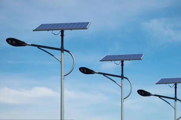 新疆太阳能路灯做到这三大保养，寿命会更长！